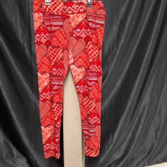 LuLaRoe Kids Leggings - Red and Pink Pattern - Picture 9 of 11